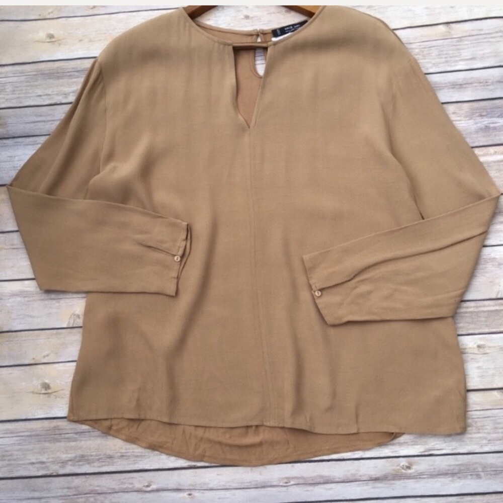 NWOT MNG BASICS camel closed v neck blouse